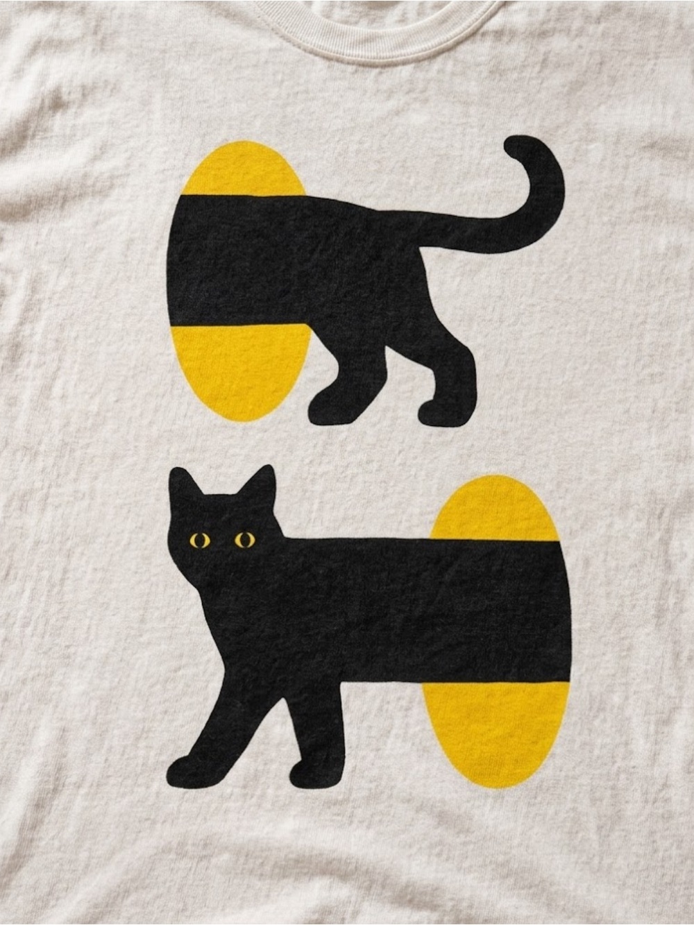 Gildan White with Black Cat Graphic Tee - Picture 2 of 2